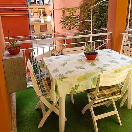 Classic Monterossino Apartment In Old Town Монтеросо ал Маре Екстериор снимка