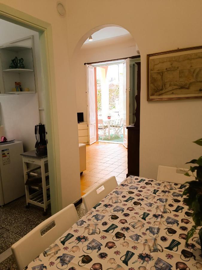 Classic Monterossino Apartment In Old Town Монтеросо ал Маре Екстериор снимка