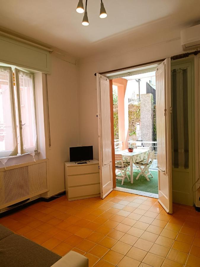 Classic Monterossino Apartment In Old Town Монтеросо ал Маре Екстериор снимка