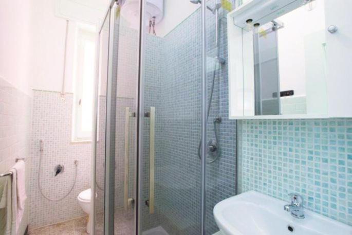 Classic Monterossino Apartment In Old Town Монтеросо ал Маре Екстериор снимка